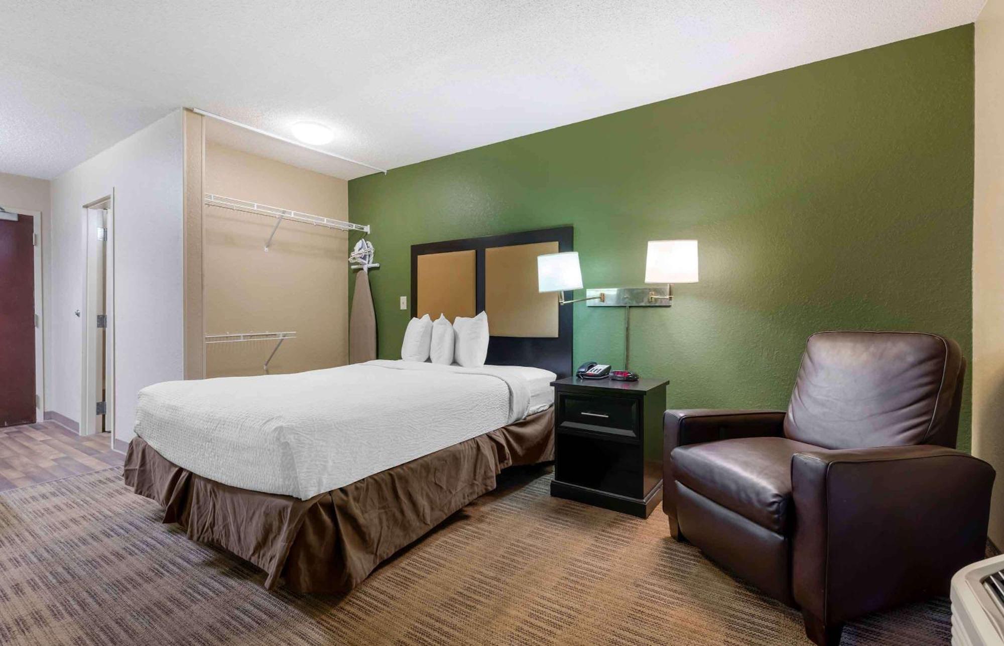 Extended Stay America Select Suites - Jacksonville - Lenoir Avenue East Bagian luar foto